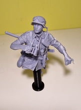 Carica l'immagine nel visualizzatore di Gallery, Kradschütze - Wehrmacht 1944-45 - Busto scala 1/10