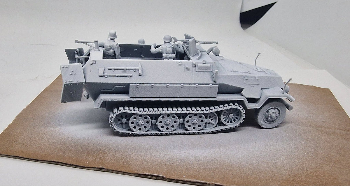 Sd.Kfz. 251/1 Ausf. B 1:72 - Resin-Bausatz aus dem 3D-Drucker mit 5 Figuren
