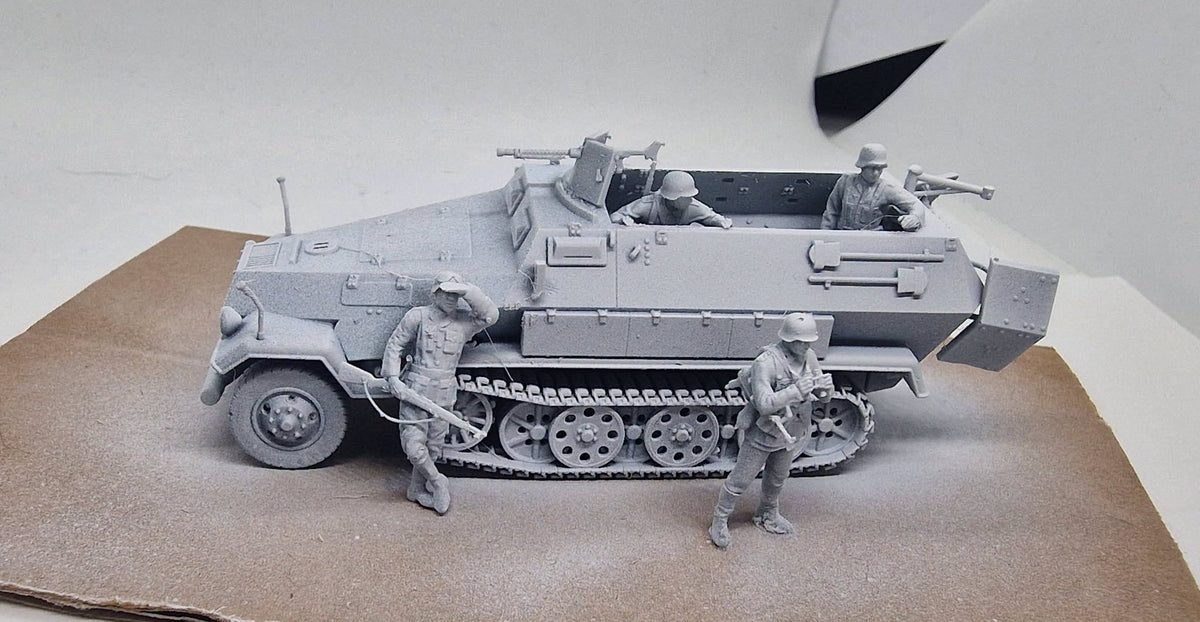 Sd.Kfz. 251/1 Ausf. B 1:72 - Resin-Bausatz aus dem 3D-Drucker mit 5 Figuren